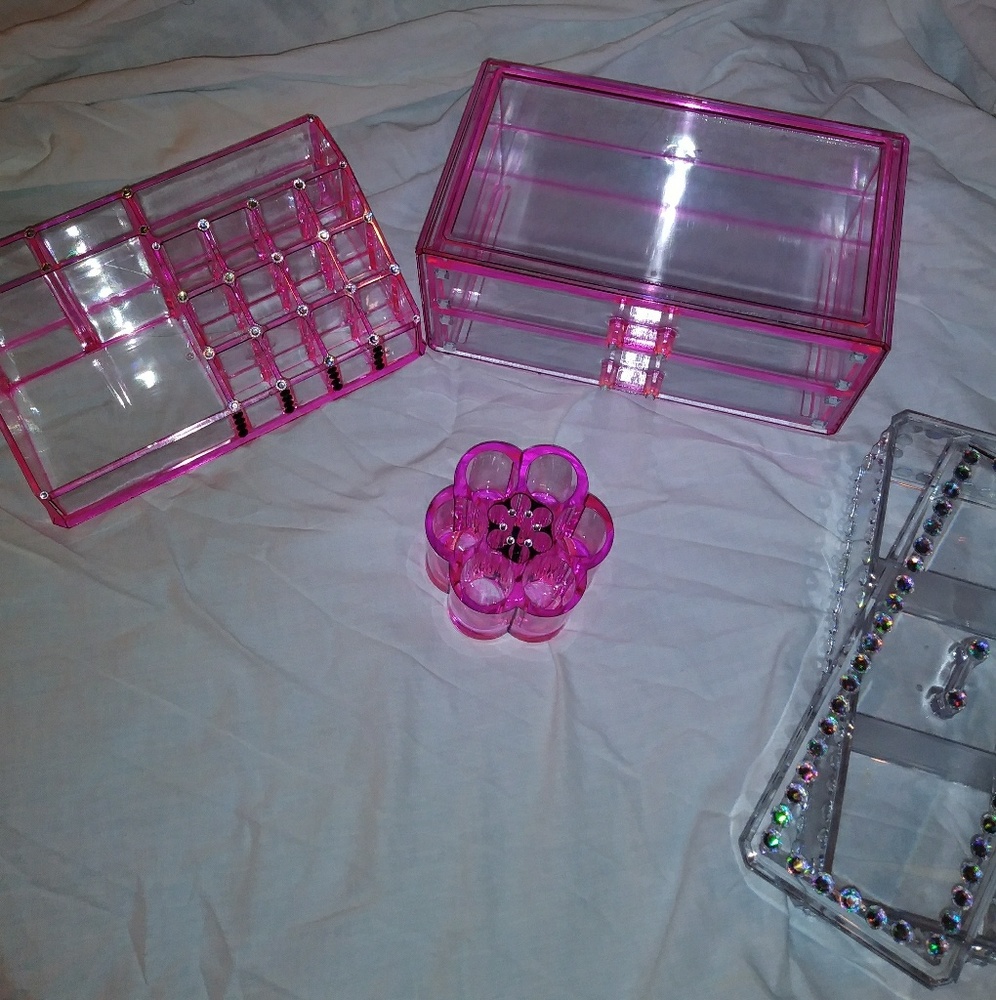 Acrylic Boxes, Trays, & Lip Holder &Glass Brushes - Picture 3 of 8
